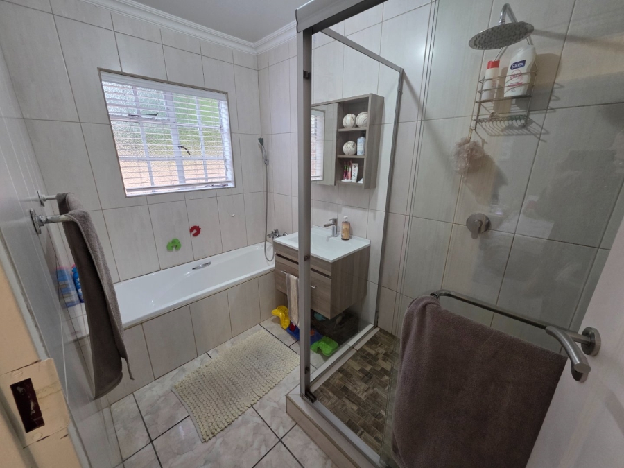 4 Bedroom Property for Sale in Pentagon Park Free State